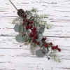 Ramură de iarnă cu brad, eucalipt, bobițe și con, 67cm